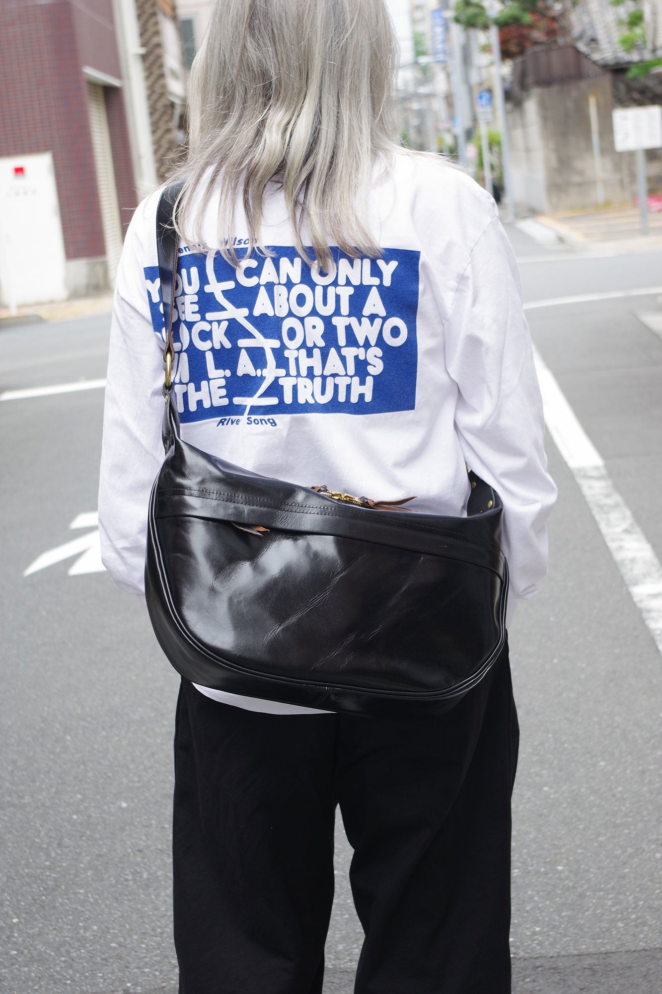 HORSE HIDE BANANA BAG LARGE <IPHSB-08>