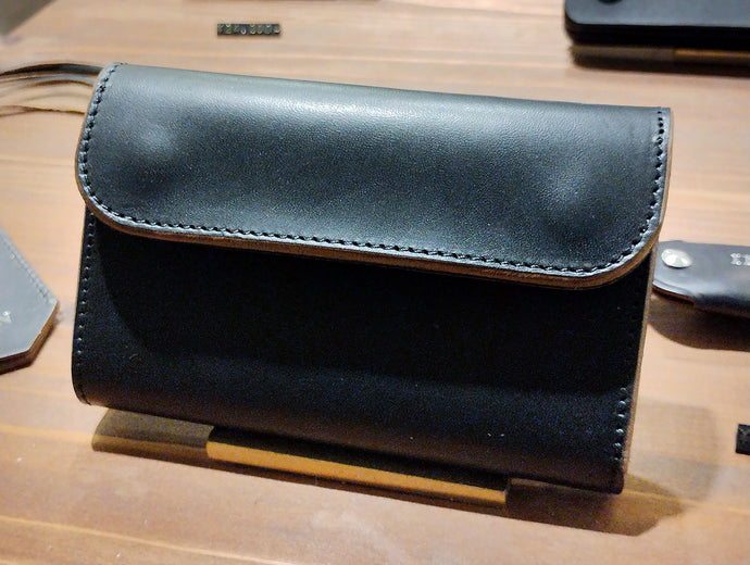 INCEPTION HORSE BUTT LEATHER MIDLLE WALLET