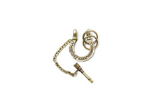 Load image into Gallery viewer, SHACKLE KEY HOLDER/ BRASS

